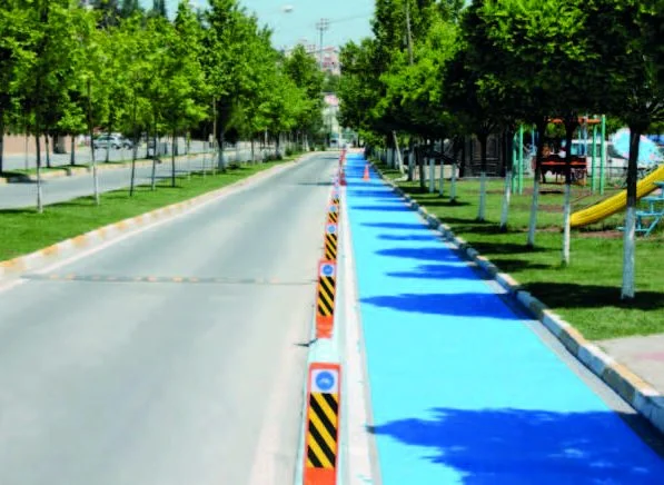 TRAFFIC PAINT_4 597x436